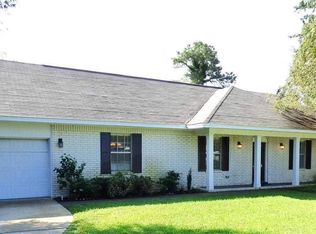 211 Nandina Rd, Gulf Breeze, FL 32561