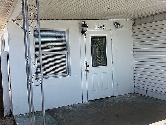 3rd image of 1908 Shady Cove Dr