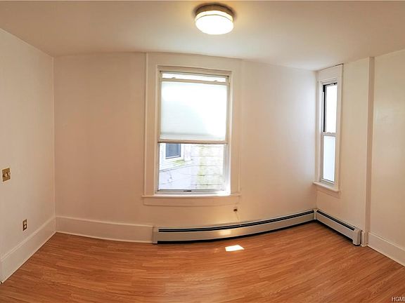 5th image of 15 East Ave