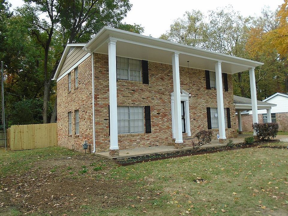 2nd image of 3067 S Mendenhall Rd