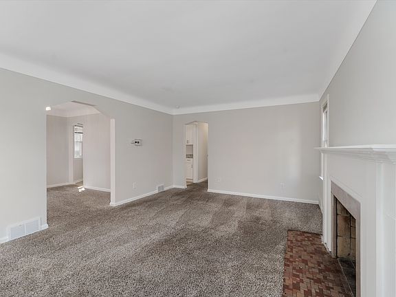 5th image of 4105 Grayton St