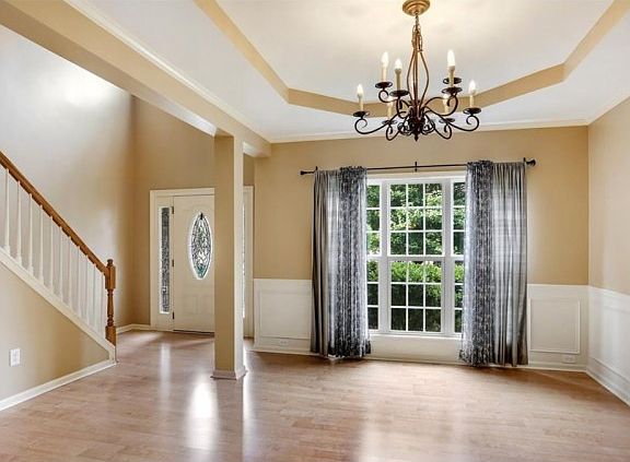 4th image of 501 Crestmont Ln