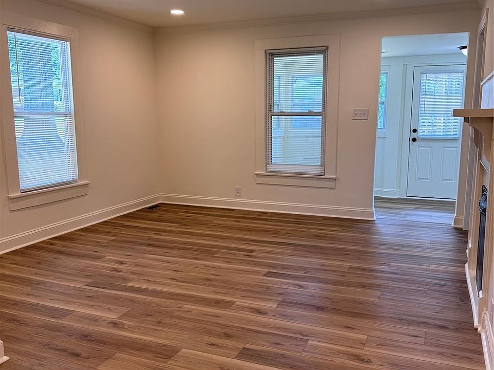 2nd image of 209 Caldwell St