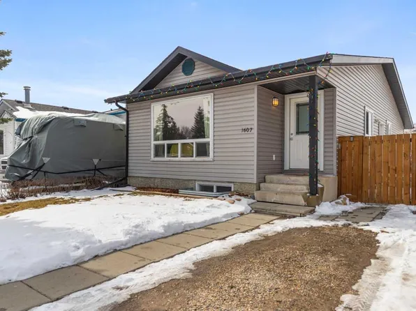 1607 Summerfield Blvd E, Airdrie, AB T4B 1C7