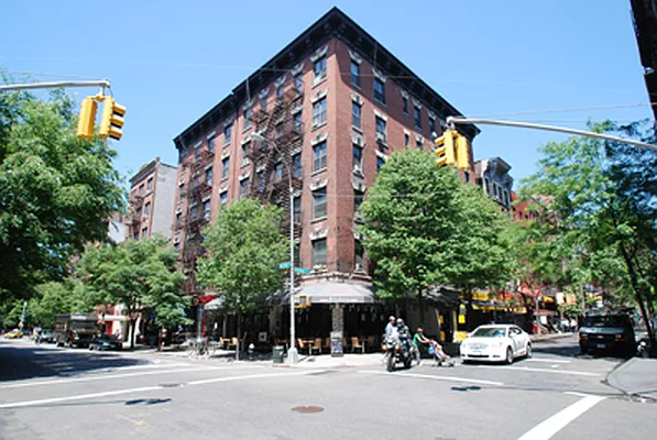 Rented by Buchbinder & Warren | media 18