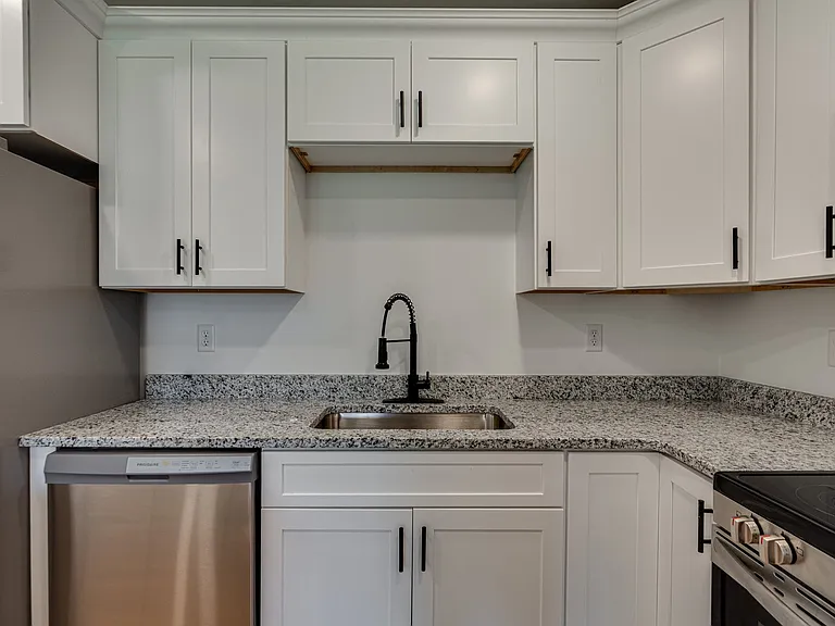 136 Cleveland Rd — Photo 8