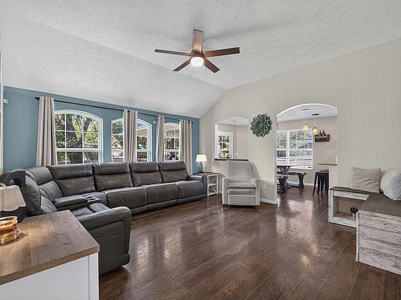 4th image of 134 Delaina Drive