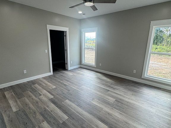 5th image of 3608 Godfrey Ave NE