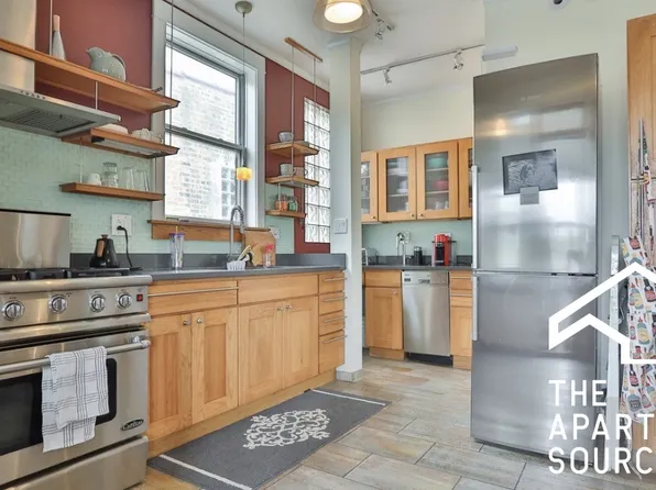 2549 W Wilson Ave #2F, Chicago, IL 60625