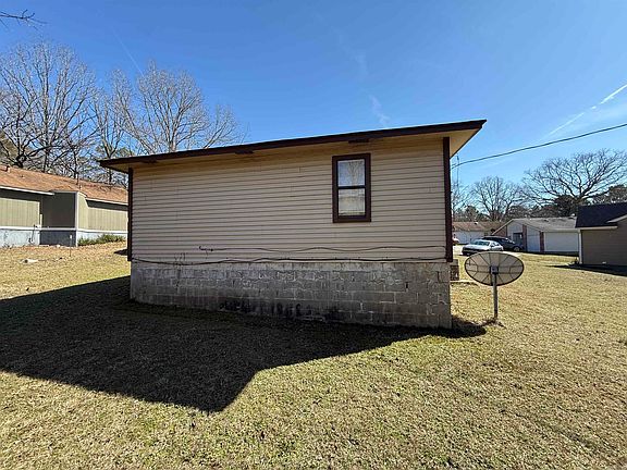 3rd image of 41 Compass Point St