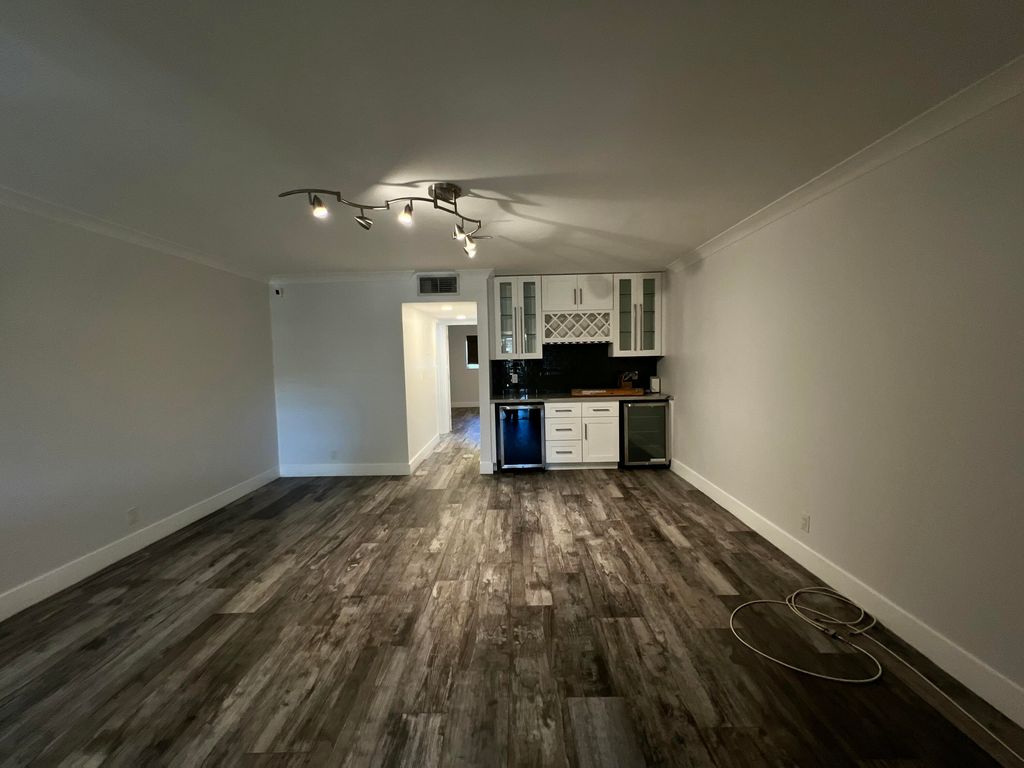 2800 NE 14th St #204, photo 7