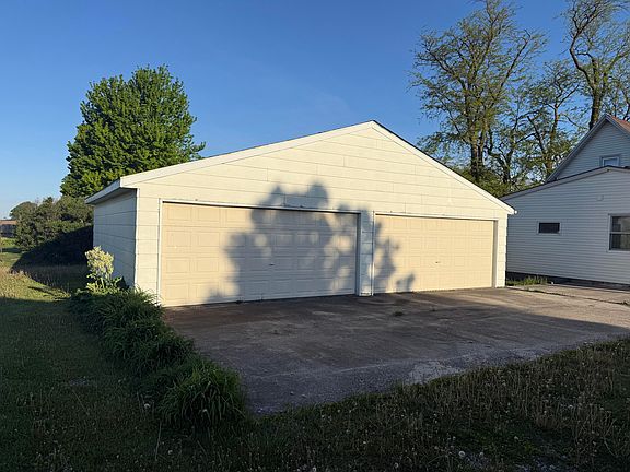 3rd image of 310 Long St