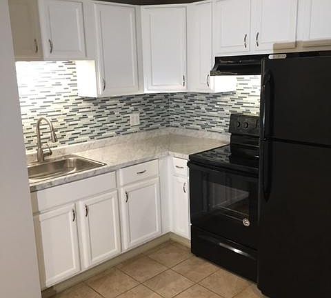 3rd image of 31 Vernon Ave #A