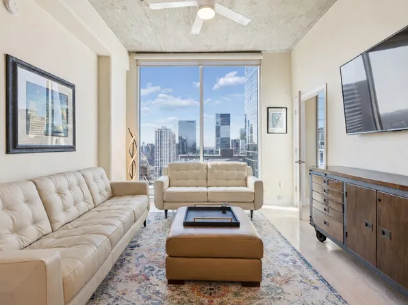 415 Church St APT 2212, Nashville, TN 37219