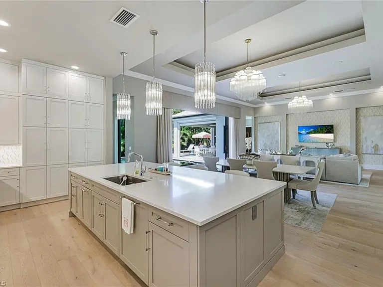 760 Park Shore Dr — Photo 7