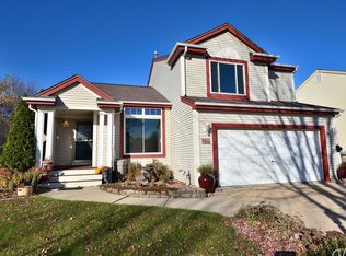 1230 Thrush Ln, Waukesha, WI 53189