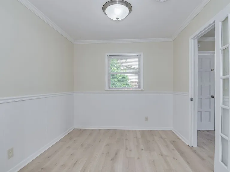 373 Westmont Dr — Photo 15