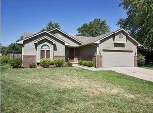 109 N Summitlawn St, Wichita, KS 67212