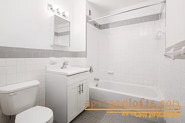 Rented by aptsandlofts.com