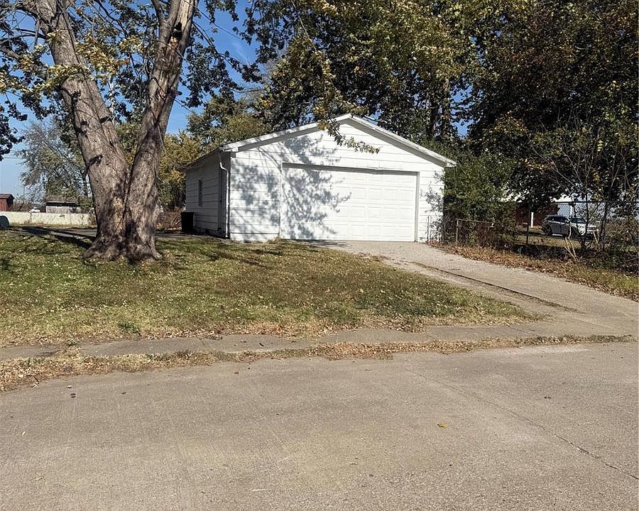 2nd image of 1123 Saint Bartholomew Dr