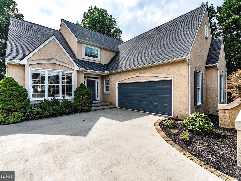 1st image of 13 Tall Trees Ln