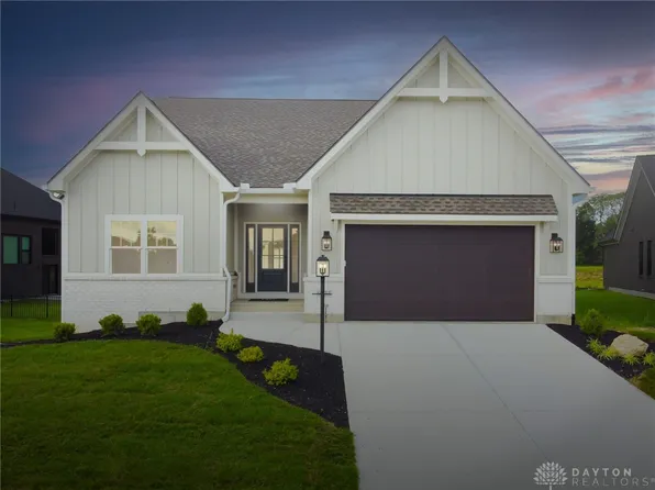9333 Rochelle Ln, Centerville, OH 45458