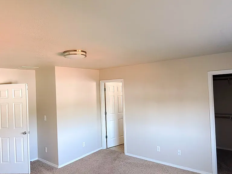 4137 Geranium Loop NE — Photo 11