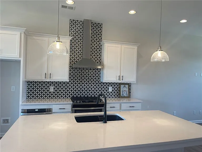 6270 Cortland Walk — Photo 8
