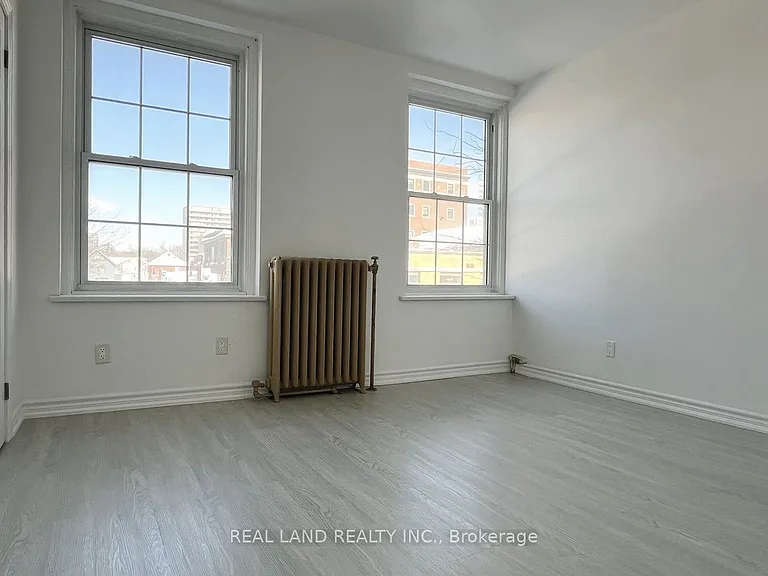 31 King St E #1 — Photo 8
