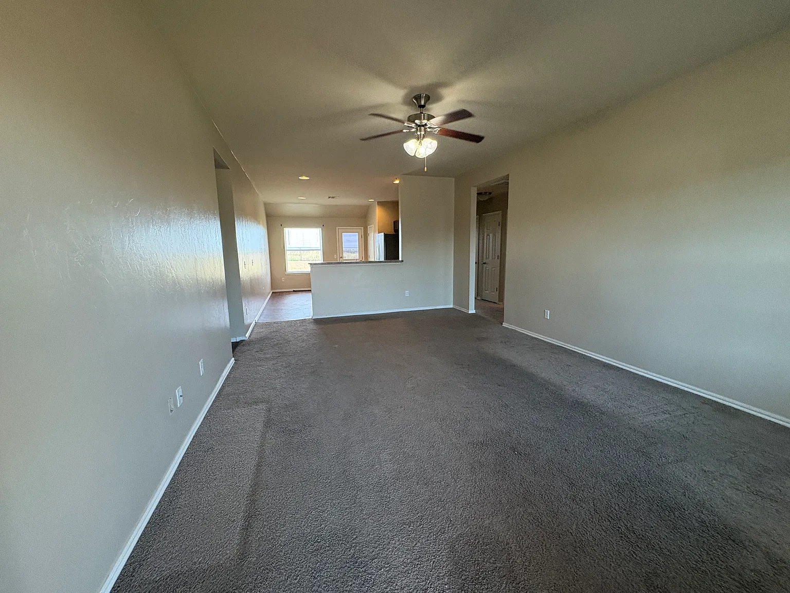 11725 NW 136th Ter — Photo 2