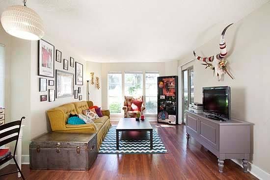 Small 1/1 living room (standard)