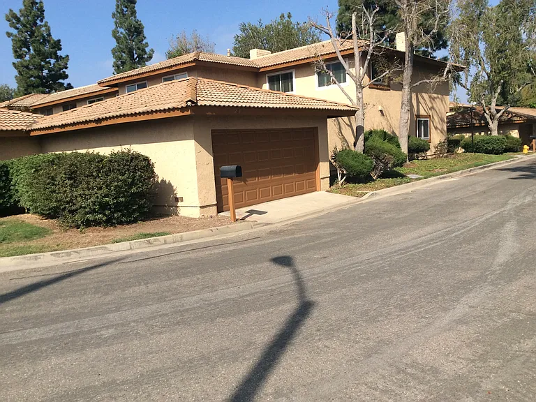 2083 Bay Meadows Dr — Photo 2