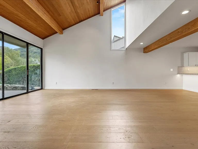 9503 Alder Ct — Photo 8
