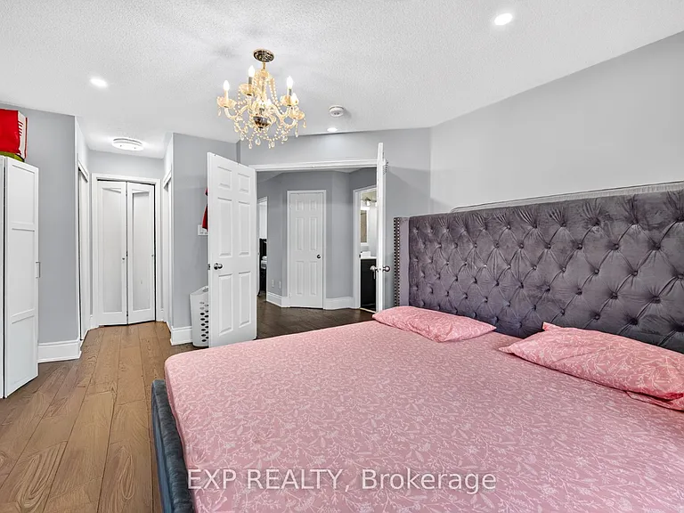 5896 Chorley Pl #UPPER — Photo 34