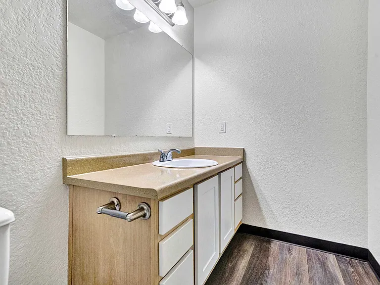 Hampton Ridge Apartments — Photo 15