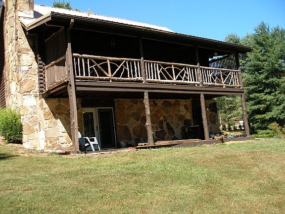 2nd image of 2808 Aqua Ln