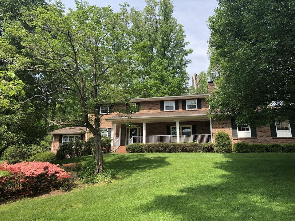 1st image of 220 Shenandoah Dr