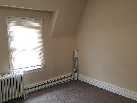 5th image of 4925 Locust St Floor 3