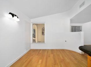 20111 McDonie Pl, Woodland Hills, CA 91367