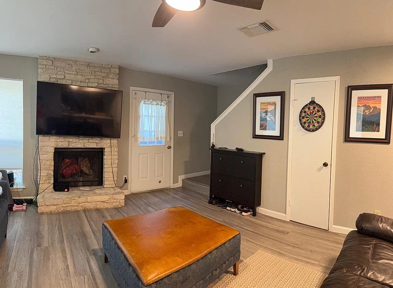 2 bed, 1.5 bath, 1000 sqft, $1,700 — Photo 1