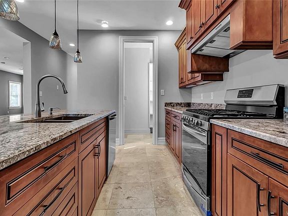 2nd image of 50 Orton Pl