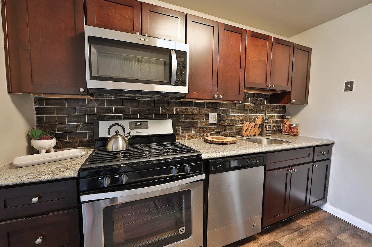 Cedar Creek Apartment Homes — Photo 2