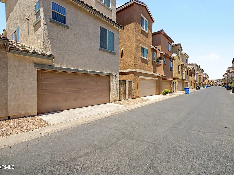 1947 N 77th Gln — Photo 26