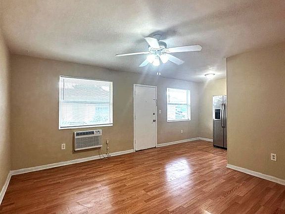 2nd image of 15940 NE 19th Pl #15960-2