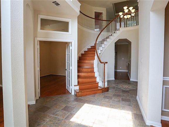 2nd image of 1007 Amesbury Dr