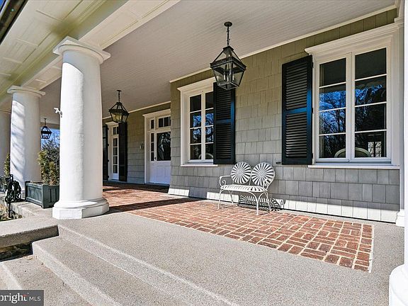 2nd image of 922 Rolandvue Rd