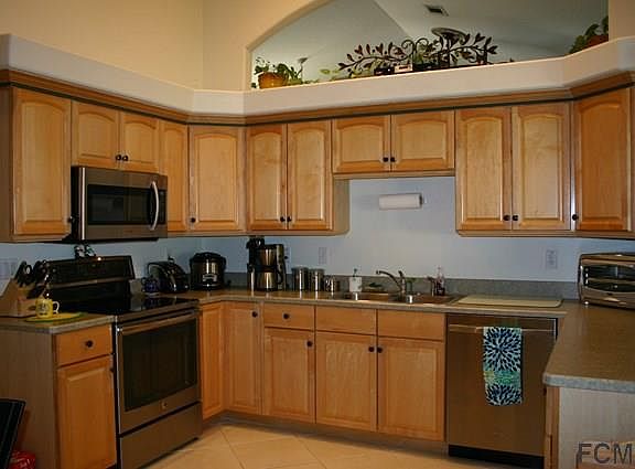 3rd image of 19 Pine Grove Dr
