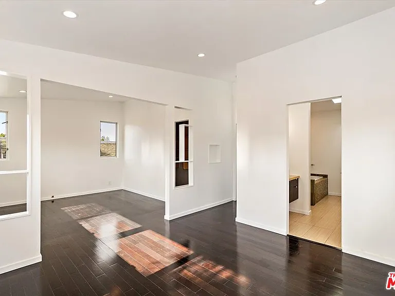 12913 Gilmore Ave — Photo 18