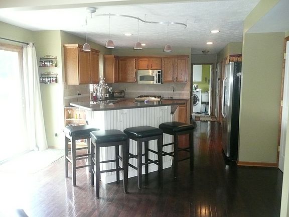Kitchen Breakfast Bar