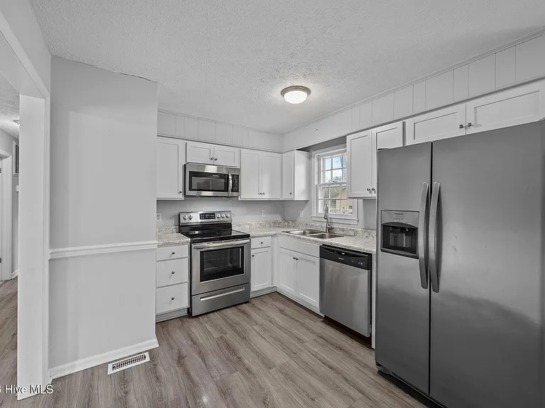 126 Woodland Dr — Photo 6